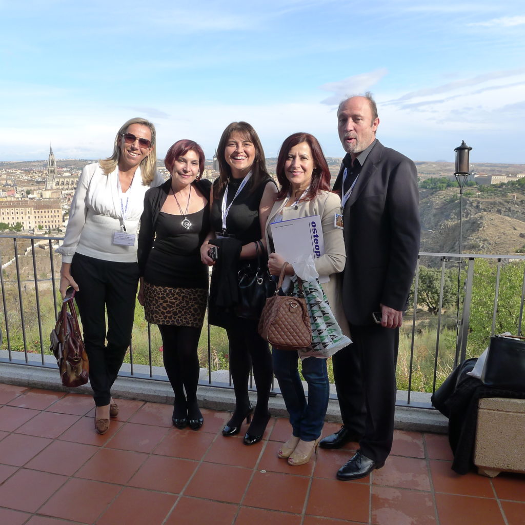 La Doctora Martínez Plaza con los doctores, Bartolome Arias, Silvia Budiño, Mercedes Martín y la doctora Morovic